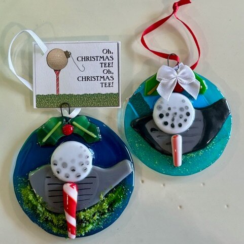 Oh, Christmas Tee: round fused-glass golf ornaments with a golf ball, driver head, and candy-cane tee.